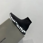 B - SNEAKERS