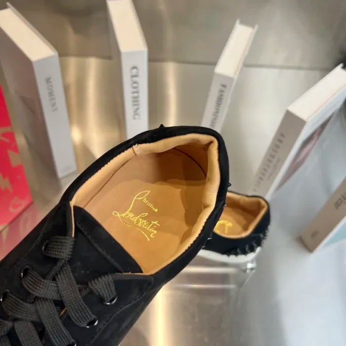 C - SNEAKERS