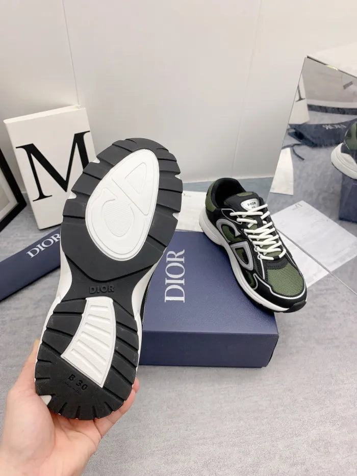 D - SNEAKERS