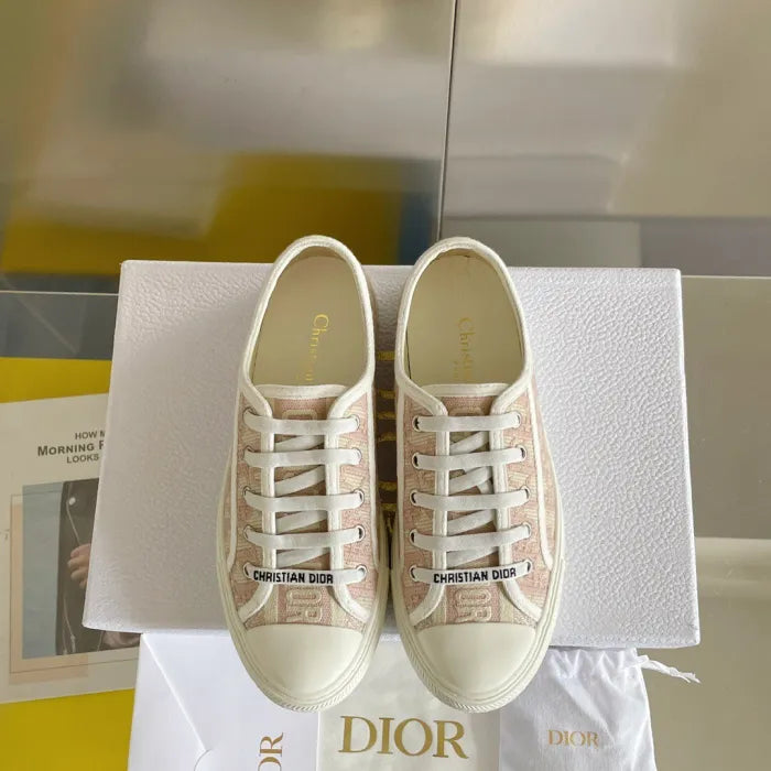 D - SNEAKERS
