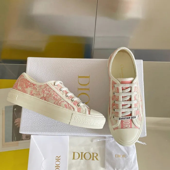 D - SNEAKERS
