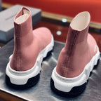 B - SNEAKERS