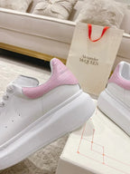 A - SNEAKERS
