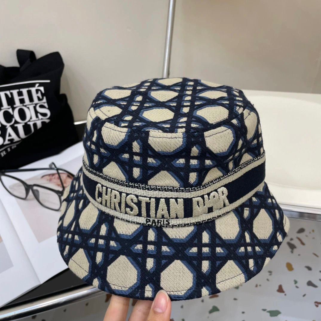 Classic luxury hat 07
