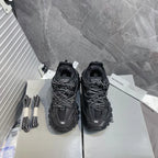 B - SNEAKERS