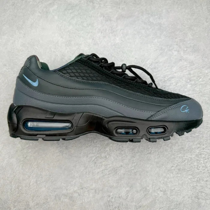 C - SNEAKERS