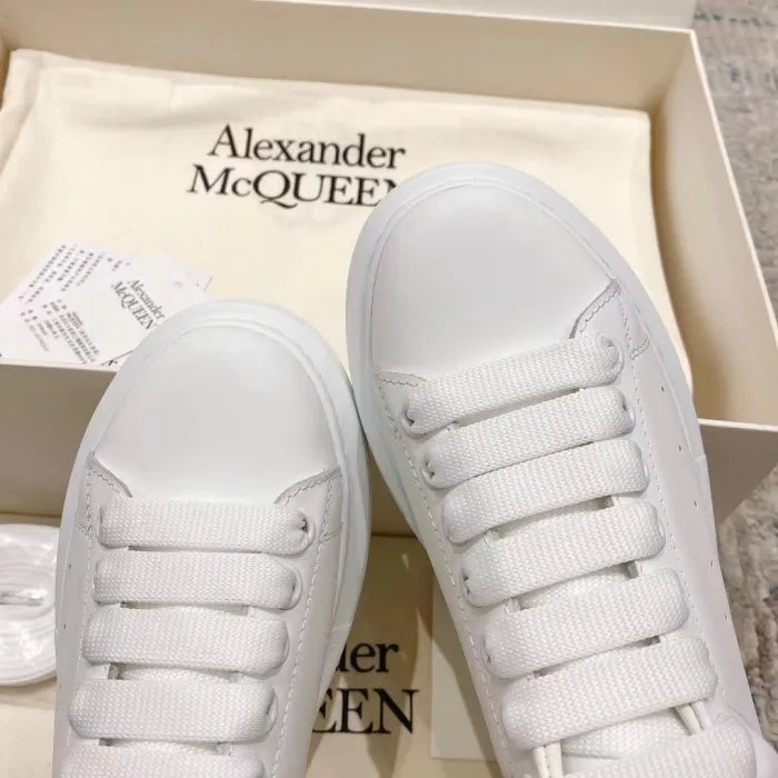 A - SNEAKERS