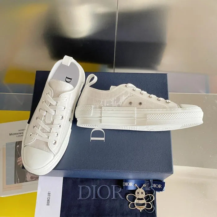 D - SNEAKERS