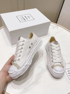 A - SNEAKERS