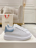 A - SNEAKERS