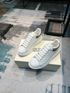 A - SNEAKERS