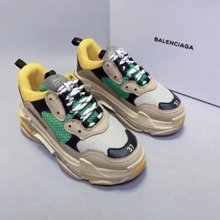 B - SNEAKERS