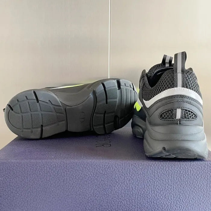 D - SNEAKERS