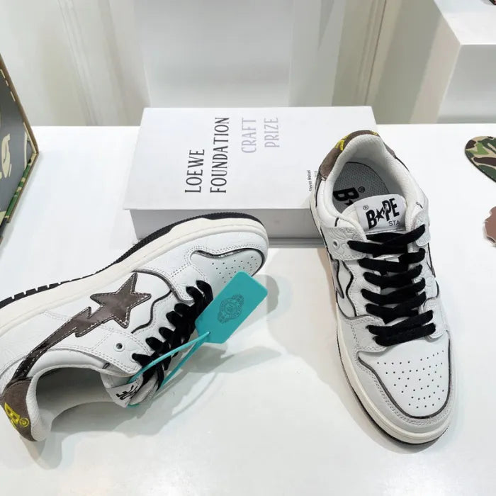 B - SNEAKERS