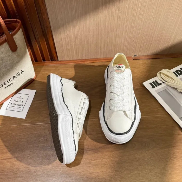 A - SNEAKERS