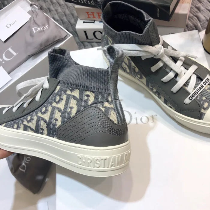 D - SNEAKERS