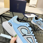 B - SNEAKERS