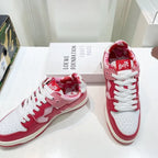 B - SNEAKERS