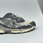A - SNEAKERS