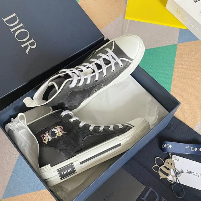 D - SNEAKERS