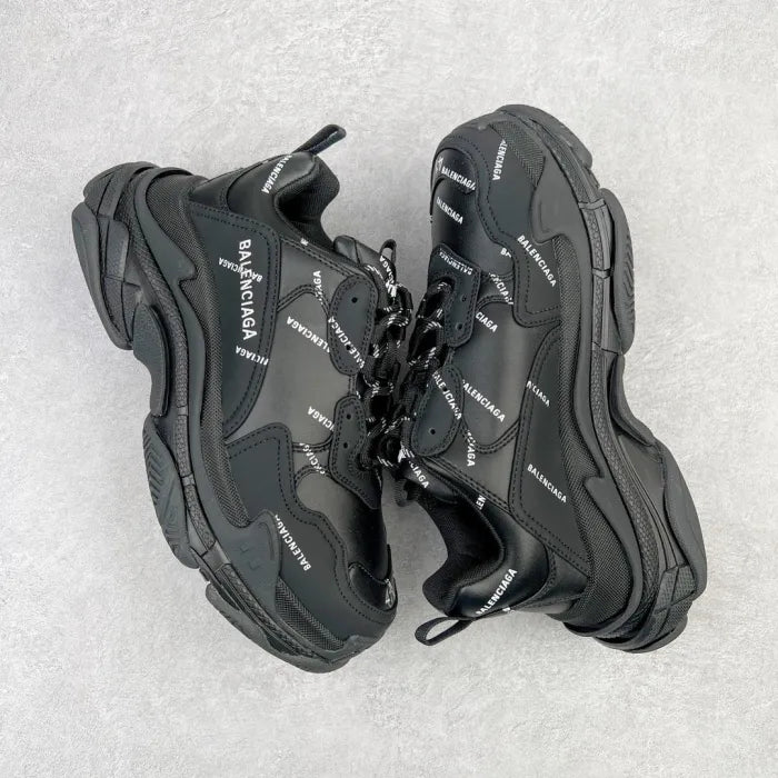 B - SNEAKERS